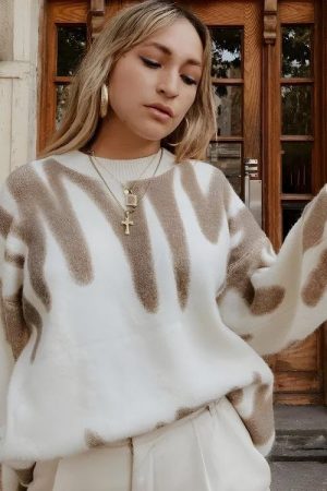 Quick Outfits, Modest Fashion Outfits Ideas Wavy Line Design Knitted Sweater