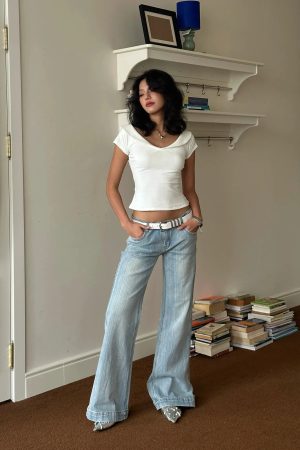 Quick Outfits, Modest Fashion Outfits Ideas White V Neck Top