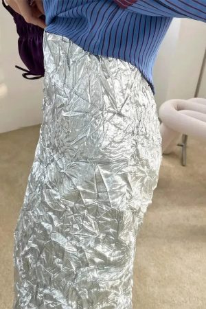 Quick Outfits, Modest Fashion Outfits Ideas Wrinkled Silver Midi Skirt