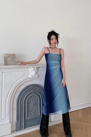 Quick Outfits, Modest Fashion Outfits Ideas Y2K Blue Gradient Strappy Midi Dress