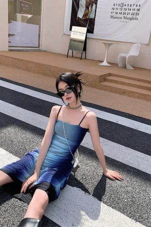 Quick Outfits, Modest Fashion Outfits Ideas Y2K Blue Gradient Strappy Midi Dress