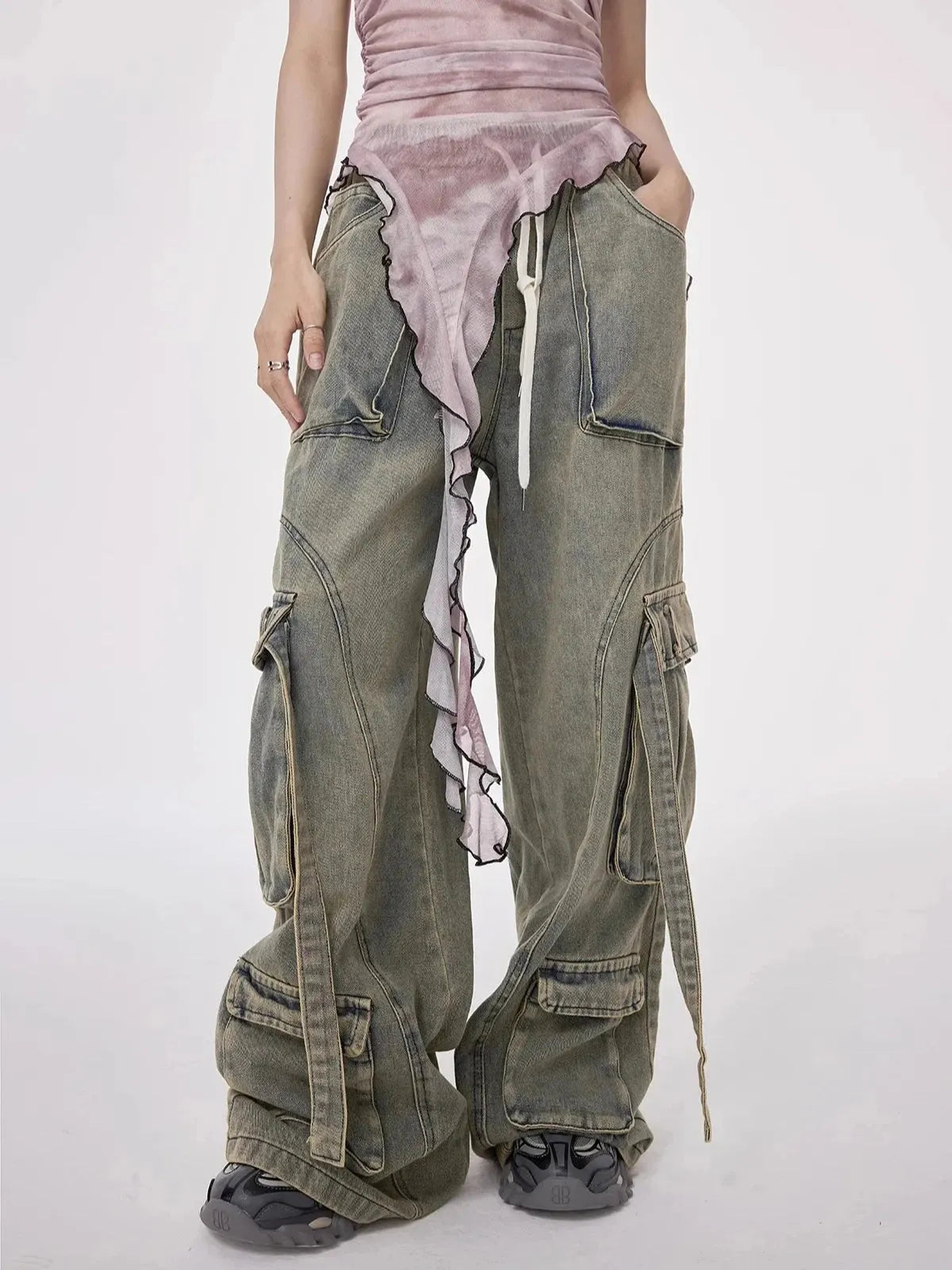 Quick Outfits, Modest Fashion Outfits Ideas Y2K Cargo Jeans Quick Outfits, Modest Fashion Outfits Ideas Y2K Cargo Jeans
