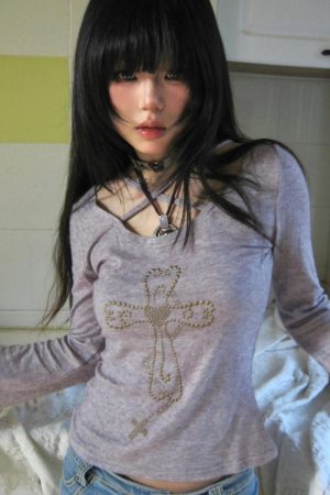 Quick Outfits, Modest Fashion Outfits Ideas Y2K Golden Cross Top