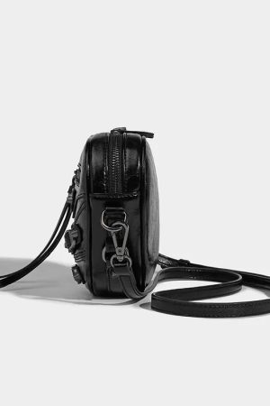 Quick Outfits, Modest Fashion Outfits Ideas Y2K Grunge Belted Heart Shaped Bag