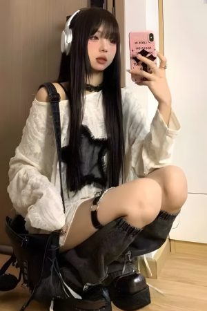 Quick Outfits, Modest Fashion Outfits Ideas Y2K Grunge Star Distressed Sweater