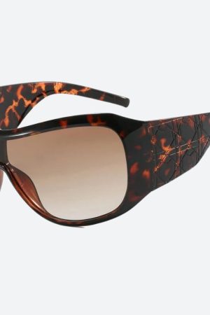 Quick Outfits, Modest Fashion Outfits Ideas Y2K Oversized Shield Sunglasses