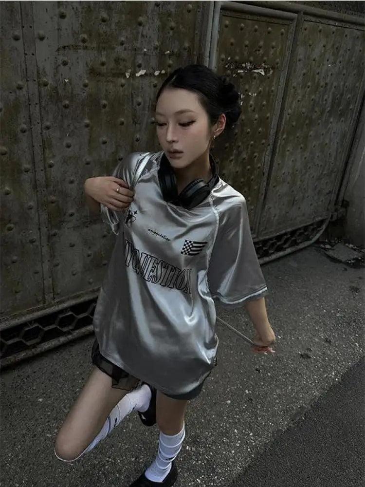 Quick Outfits, Modest Fashion Outfits Ideas Y2K Silver Oversized Tee Quick Outfits, Modest Fashion Outfits Ideas Y2K Silver Oversized Tee