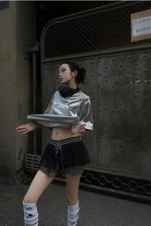 Quick Outfits, Modest Fashion Outfits Ideas Y2K Silver Oversized Tee