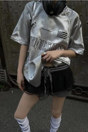 Quick Outfits, Modest Fashion Outfits Ideas Y2K Silver Oversized Tee