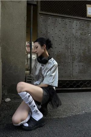 Quick Outfits, Modest Fashion Outfits Ideas Y2K Silver Oversized Tee