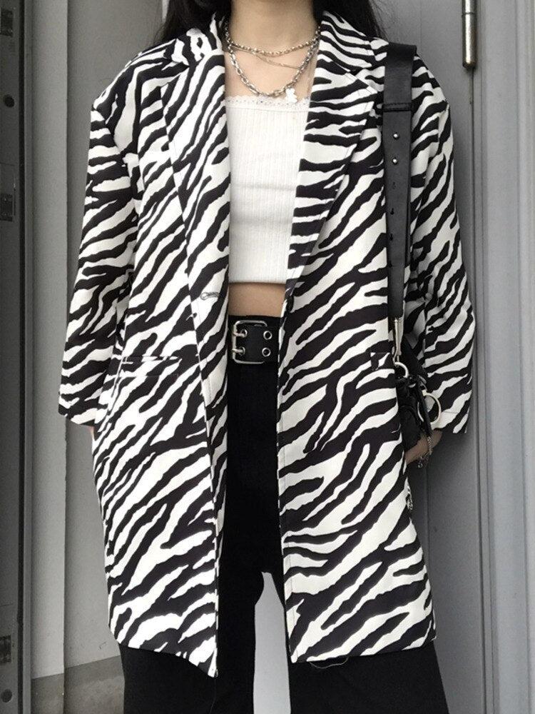 Quick Outfits, Modest Fashion Outfits Ideas Zebra Print Long Blazer Quick Outfits, Modest Fashion Outfits Ideas Zebra Print Long Blazer