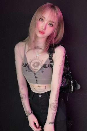 Quick Outfits, Modest Fashion Outfits Ideas Zodiac Graphic Mesh Top