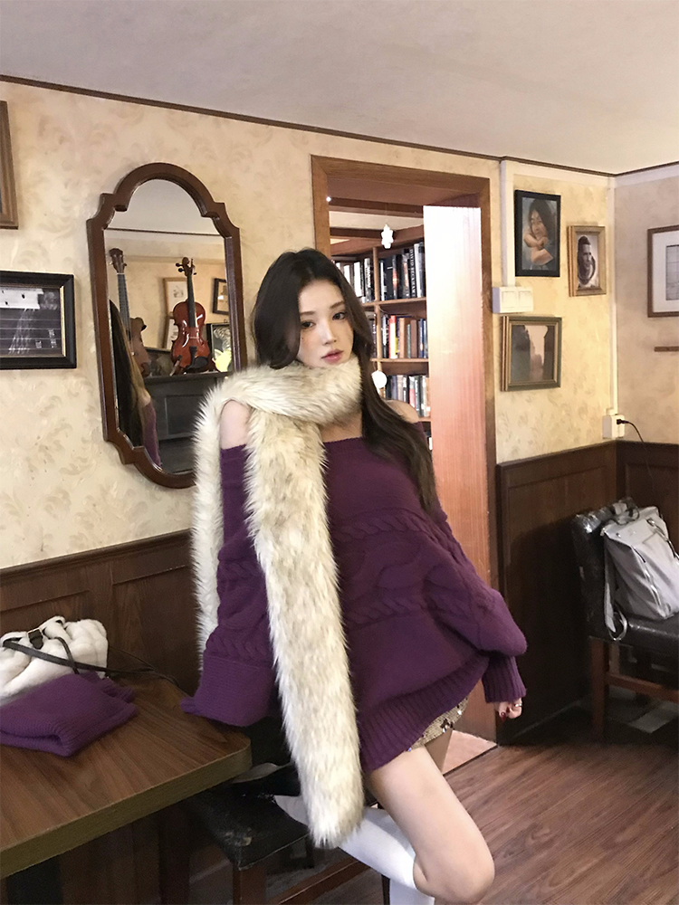 Red Sequined Low-Waist Skirt for Women - Versatile Slimming Autumn Winter Design, Thickened Short Skirt, Trendy Fashion Red Sequined Low-Waist Skirt for Women - Versatile Slimming Autumn Winter Design, Thickened Short Skirt, Trendy Fashion