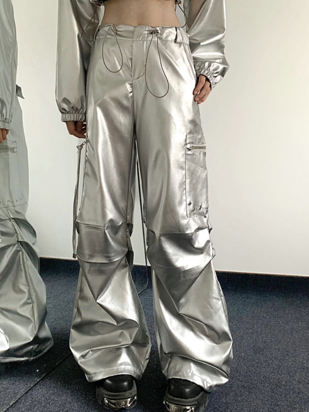 Reflective Silver Bling Bling Short Sweatshirt for Women - Cool Spicy Girl Jazz Dance Petite Jacket Reflective Silver Bling Bling Short Sweatshirt for Women - Cool Spicy Girl Jazz Dance Petite Jacket