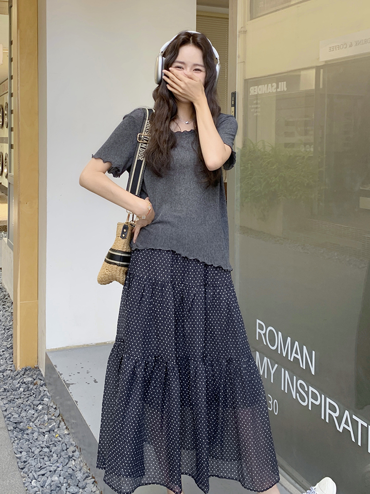 Relaxed Fit Short-Sleeve Two-Piece Summer Outfit for Women - Elegant Skirt Set, Simple and Stylish, Perfect for Casual Days Relaxed Fit Short-Sleeve Two-Piece Summer Outfit for Women - Elegant Skirt Set, Simple and Stylish, Perfect for Casual Days