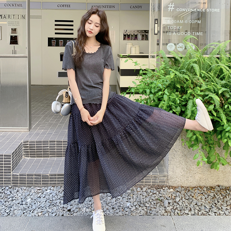 Relaxed Fit Short-Sleeve Two-Piece Summer Outfit for Women - Elegant Skirt Set, Simple and Stylish, Perfect for Casual Days