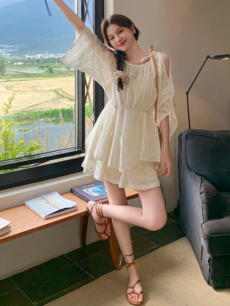 Relaxed Lace Off-Shoulder Two-Piece Shorts Set for Women - Summer 2025 Beach Vacation Outfit, Trendy Sun Protection Style Relaxed Lace Off-Shoulder Two-Piece Shorts Set for Women - Summer 2025 Beach Vacation Outfit, Trendy Sun Protection Style