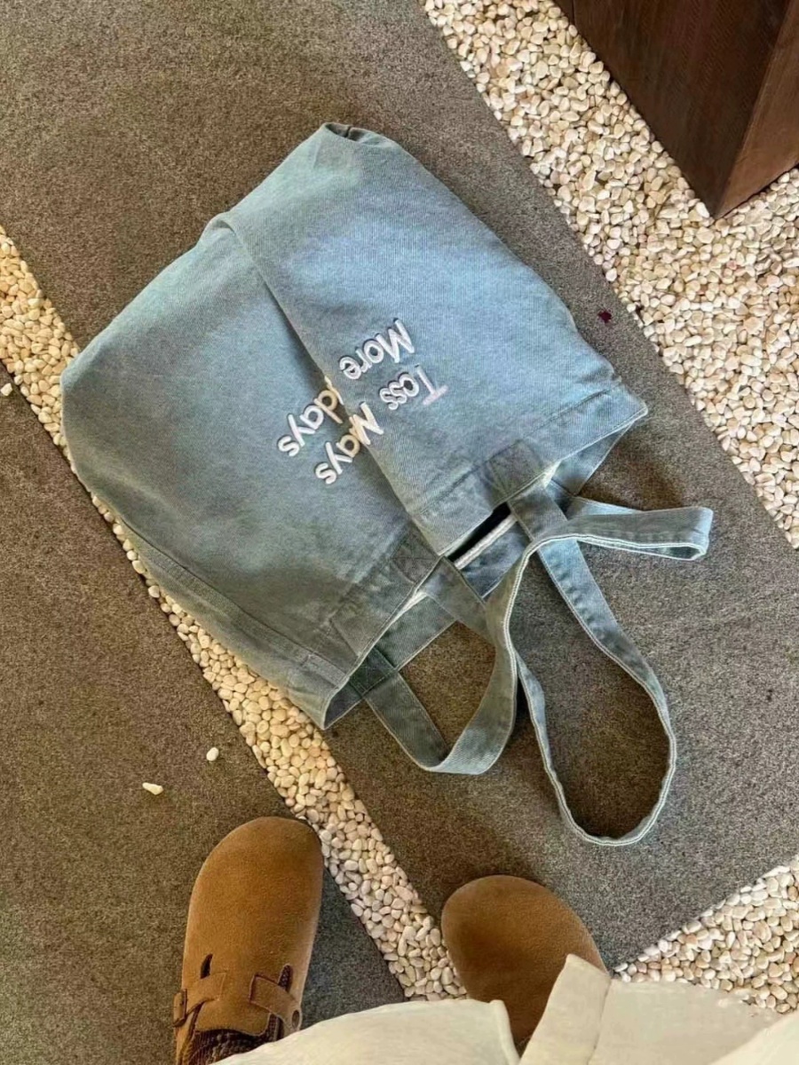 Retro American Denim Tote Bag - Large Capacity Embroidered Shoulder Bag for Students, Commuting, and Everyday Use