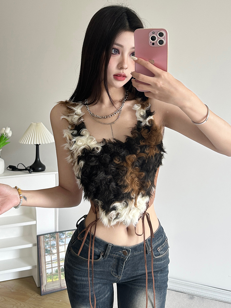 Retro American Vintage Suede Patchwork Camisole - Sexy Slim Fit Summer Top for Effortless Style Retro American Vintage Suede Patchwork Camisole - Sexy Slim Fit Summer Top for Effortless Style