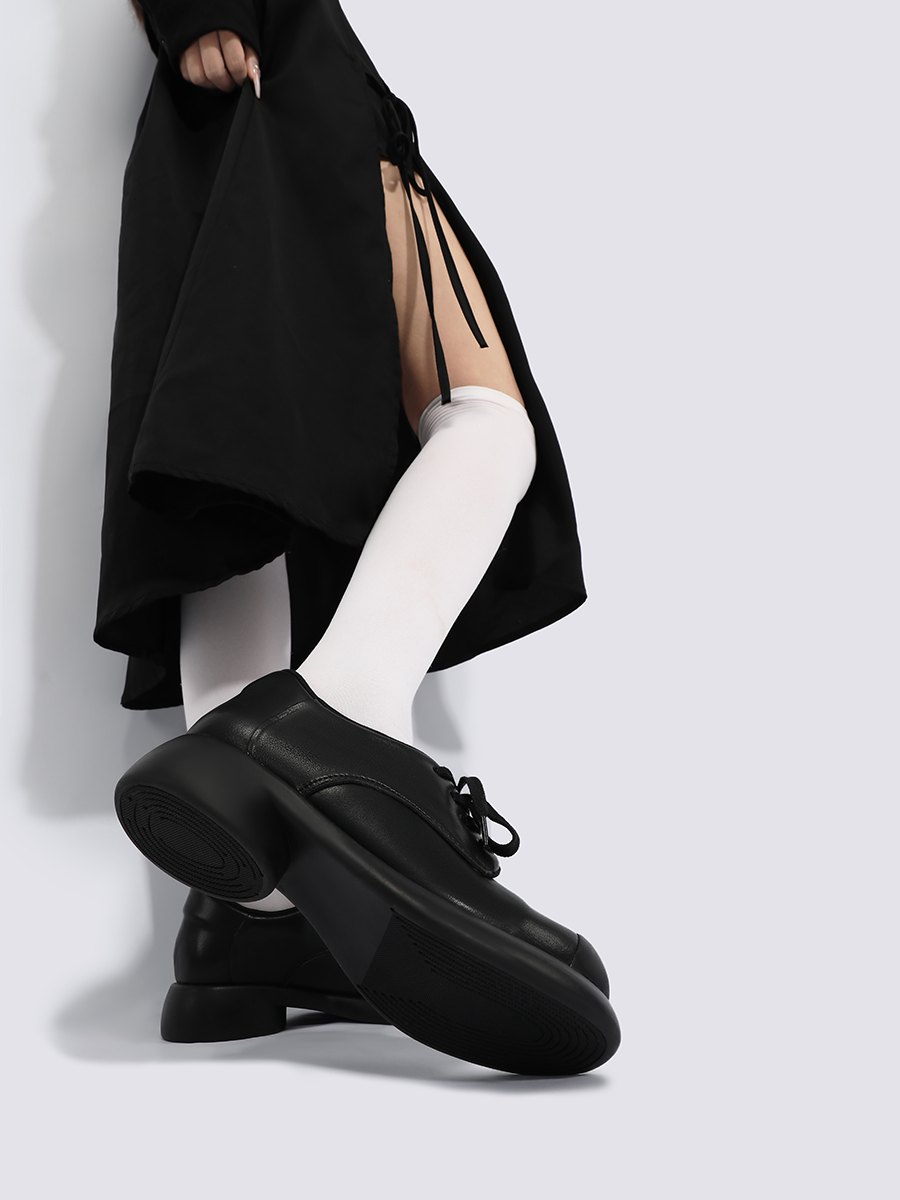 Retro Black Leather Flats for Women - Thick-Soled Soft Sports Shoes, Spring/Summer 2025, Niche Vintage Style Retro Black Leather Flats for Women - Thick-Soled Soft Sports Shoes, Spring/Summer 2025, Niche Vintage Style