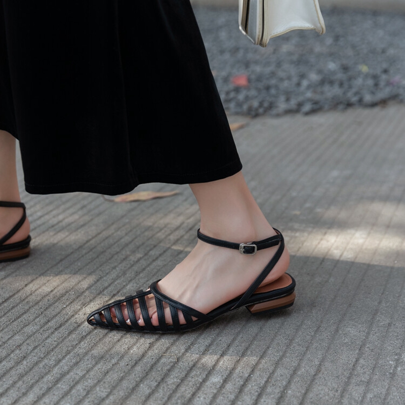 Retro Bohemian Hollow Woven Sandals - Summer Women's Pointed Low-Heeled Roman Shoes for Vacation Style