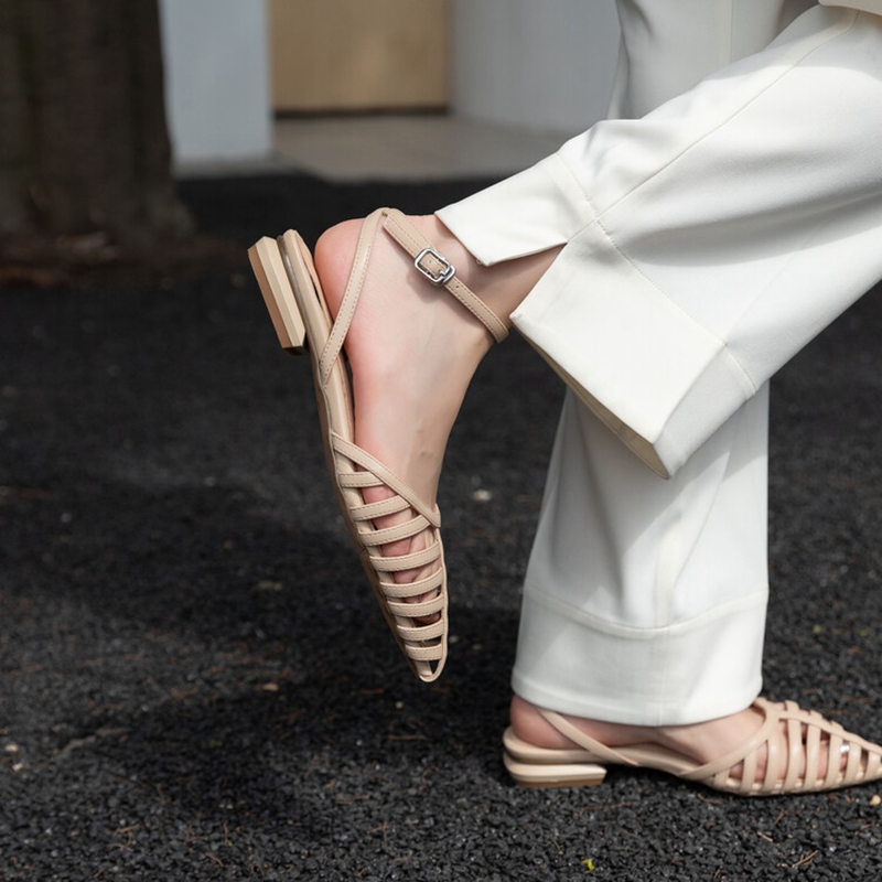 Retro Bohemian Hollow Woven Sandals - Summer Women's Pointed Low-Heeled Roman Shoes for Vacation Style Retro Bohemian Hollow Woven Sandals - Summer Women's Pointed Low-Heeled Roman Shoes for Vacation Style