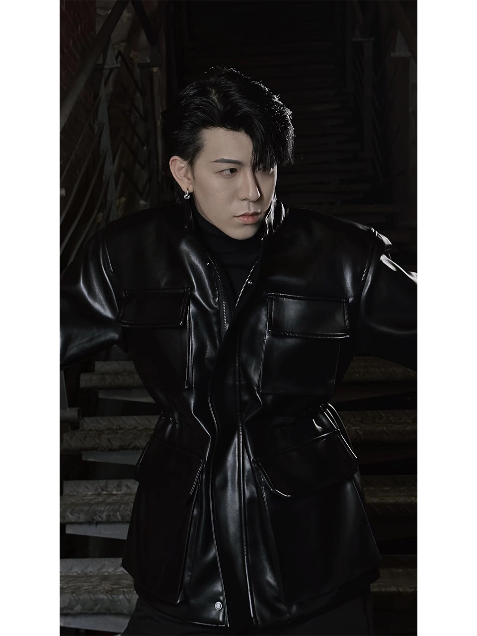 Retro British Cool Leather Jacket with Big Pockets and Stand Collar - Autumn Trendy Dadao Hunting Style