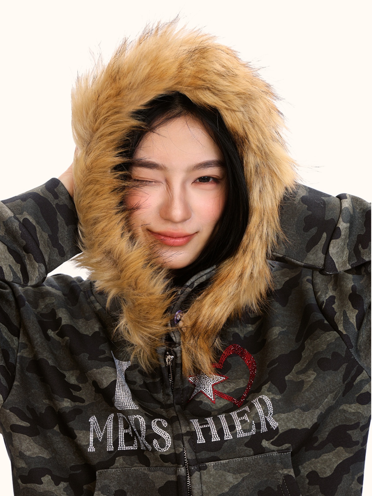 Retro Camouflage Fleece Hoodie Jacket with Fur Collar for Women - Trendy Short American Style with Rhinestone Letter Detail Retro Camouflage Fleece Hoodie Jacket with Fur Collar for Women - Trendy Short American Style with Rhinestone Letter Detail