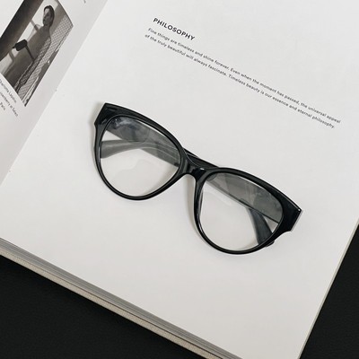 Retro Cat-Eye Heart-Shaped Black Glasses for Women, High-End Near-Sighted Design, Perfect for Square & Round Faces, Vintage Style