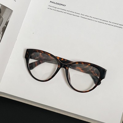 Retro Cat-Eye Heart-Shaped Black Glasses for Women, High-End Near-Sighted Design, Perfect for Square & Round Faces, Vintage Style Retro Cat-Eye Heart-Shaped Black Glasses for Women, High-End Near-Sighted Design, Perfect for Square & Round Faces, Vintage Style