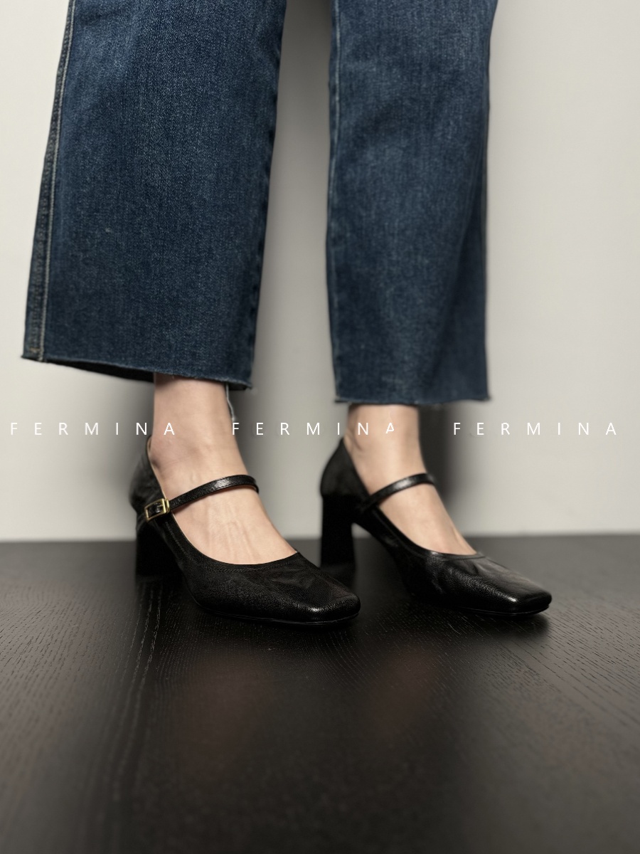 Retro Cherry Red Mary Jane Shoes for Women - 2025 New Style Square-Toe Chunky Heels, Vintage Inspired Fashion Footwear Retro Cherry Red Mary Jane Shoes for Women - 2025 New Style Square-Toe Chunky Heels, Vintage Inspired Fashion Footwear