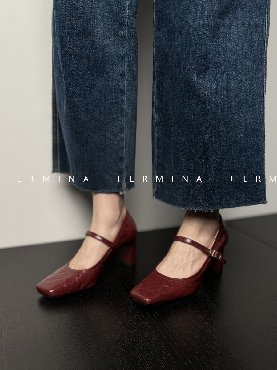 Retro Cherry Red Mary Jane Shoes for Women - 2025 New Style Square-Toe Chunky Heels, Vintage Inspired Fashion Footwear Retro Cherry Red Mary Jane Shoes for Women - 2025 New Style Square-Toe Chunky Heels, Vintage Inspired Fashion Footwear