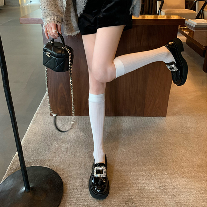 Retro Chunky Heel Loafers with Square Buckle, Thick-Soled Slip-On Leather Shoes, British Style for Autumn/Winter 2025 Retro Chunky Heel Loafers with Square Buckle, Thick-Soled Slip-On Leather Shoes, British Style for Autumn/Winter 2025