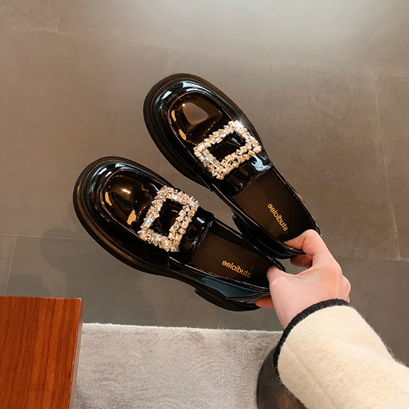 Retro Chunky Heel Loafers with Square Buckle, Thick-Soled Slip-On Leather Shoes, British Style for Autumn/Winter 2025 Retro Chunky Heel Loafers with Square Buckle, Thick-Soled Slip-On Leather Shoes, British Style for Autumn/Winter 2025