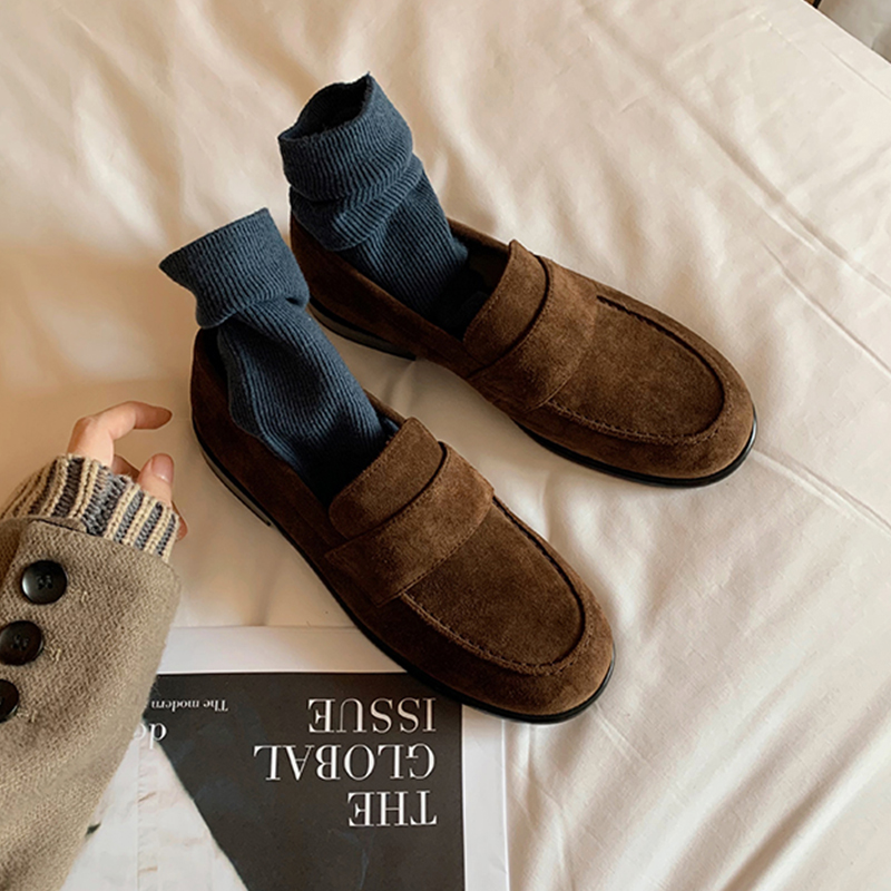 Retro Chunky Heel Slip-On Loafers in Leather - British Style Flat Shoes for Y2K Fashion Retro Chunky Heel Slip-On Loafers in Leather - British Style Flat Shoes for Y2K Fashion