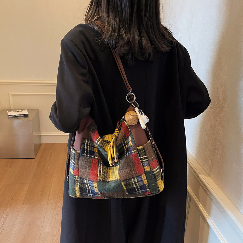 Retro Color-Blocking Tote Bag for Women, Large Capacity Casual Crossbody Backpack, 2025 Stylish Commuting Bag Retro Color-Blocking Tote Bag for Women, Large Capacity Casual Crossbody Backpack, 2025 Stylish Commuting Bag