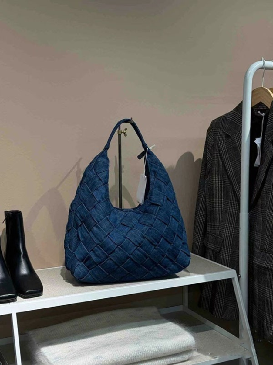 Retro Denim Tote Bag 2025 - Niche Large Capacity Handheld Underarm Commuting Handbag for Casual Style Retro Denim Tote Bag 2025 - Niche Large Capacity Handheld Underarm Commuting Handbag for Casual Style