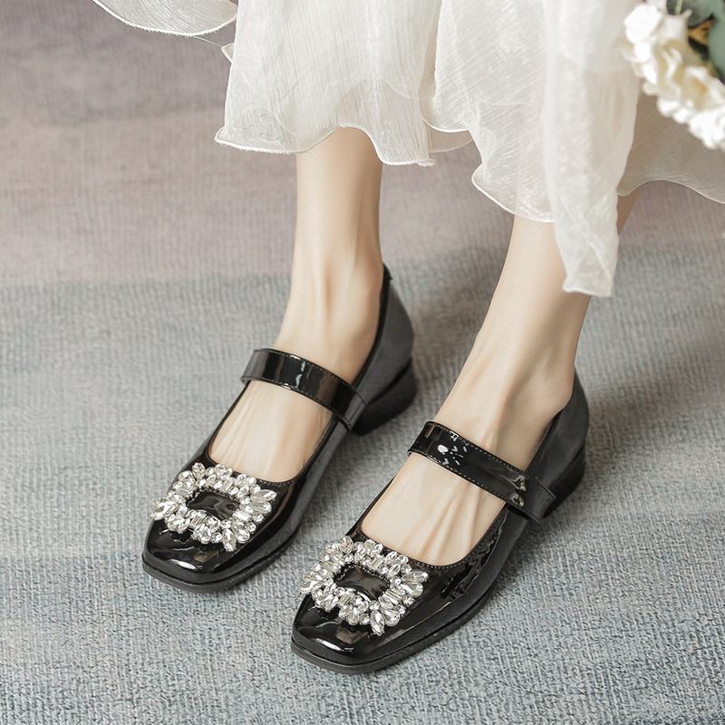 Retro French Style Water Drill Mary Jane Shoes for Women, Chunky Heels, Square Buckle, Shallow Mouth, Y2K Inspired, Spring 2025 Retro French Style Water Drill Mary Jane Shoes for Women, Chunky Heels, Square Buckle, Shallow Mouth, Y2K Inspired, Spring 2025