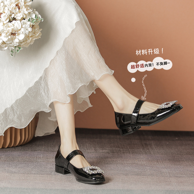 Retro French Style Water Drill Mary Jane Shoes for Women, Chunky Heels, Square Buckle, Shallow Mouth, Y2K Inspired, Spring 2025 Retro French Style Water Drill Mary Jane Shoes for Women, Chunky Heels, Square Buckle, Shallow Mouth, Y2K Inspired, Spring 2025