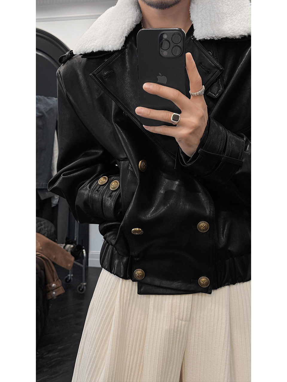Retro High-Quality Leather Coat with Fur Collar, Versatile Button Closure Jacket for Autumn Winter Fashion Retro High-Quality Leather Coat with Fur Collar, Versatile Button Closure Jacket for Autumn Winter Fashion