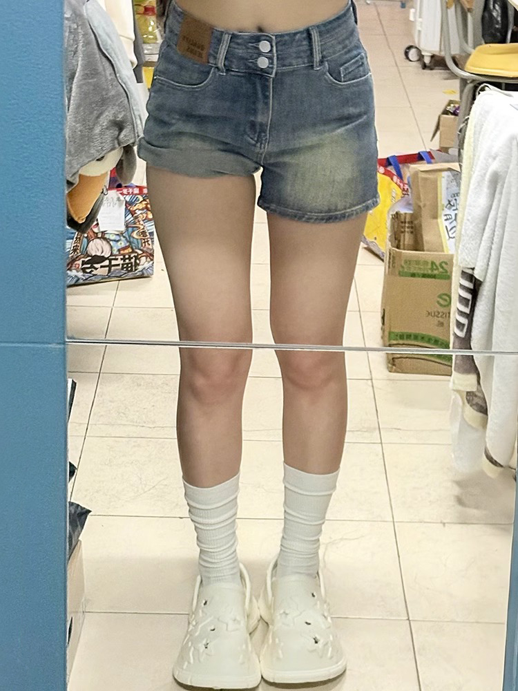 Retro High-Waisted Denim Shorts for Women - Summer Style, Stretchy Slim Fit, Petite A-Line Wide-Leg Hot Pants