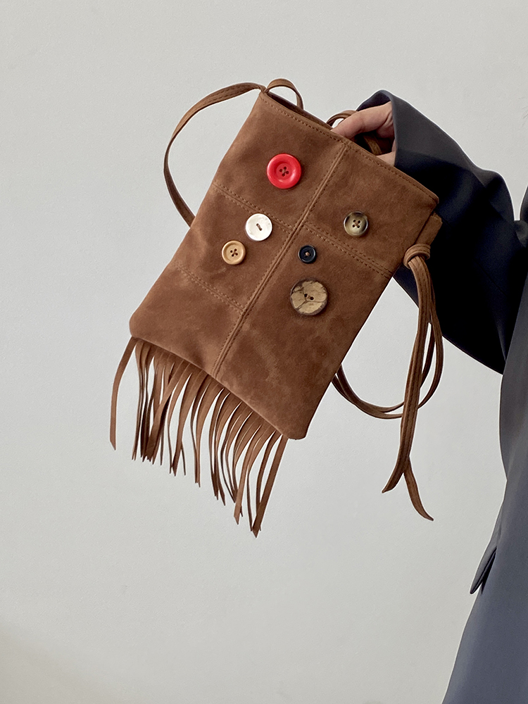 Retro Hippie Button Design Tassel Shoulder Crossbody Bag for Women – 2025 Spring/Summer Small Bag Retro Hippie Button Design Tassel Shoulder Crossbody Bag for Women – 2025 Spring/Summer Small Bag