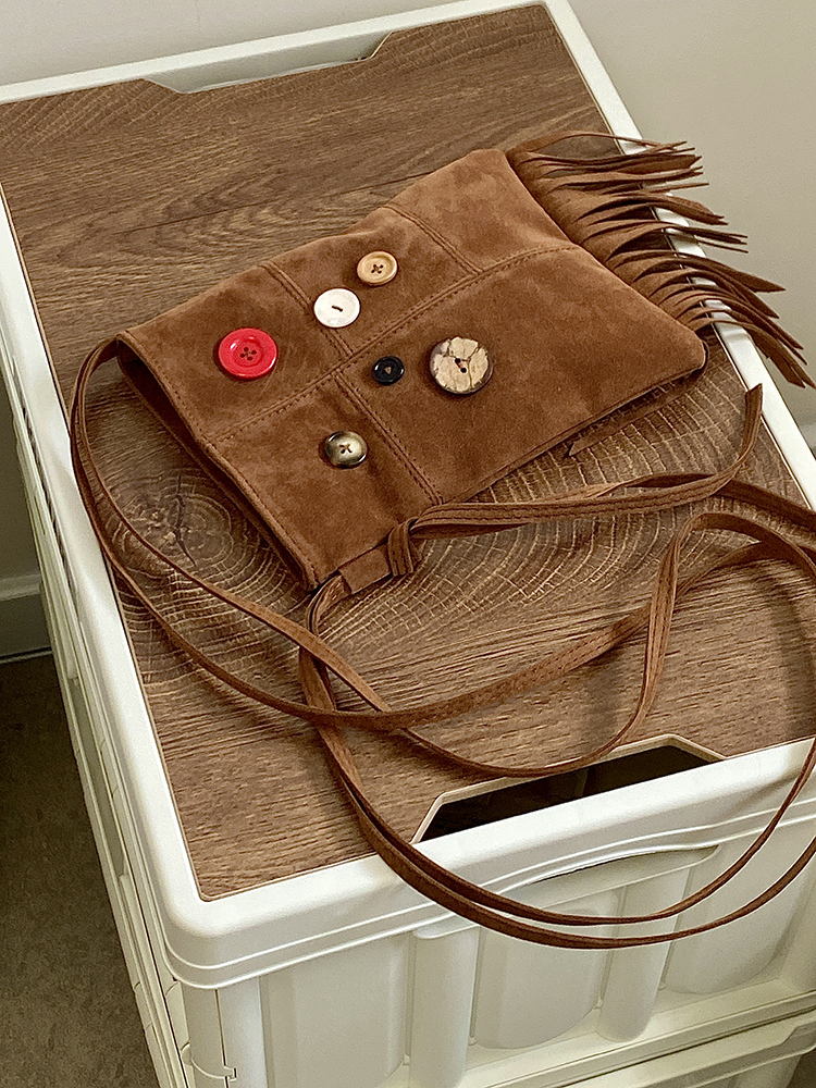 Retro Hippie Button Design Tassel Shoulder Crossbody Bag for Women – 2025 Spring/Summer Small Bag Retro Hippie Button Design Tassel Shoulder Crossbody Bag for Women – 2025 Spring/Summer Small Bag