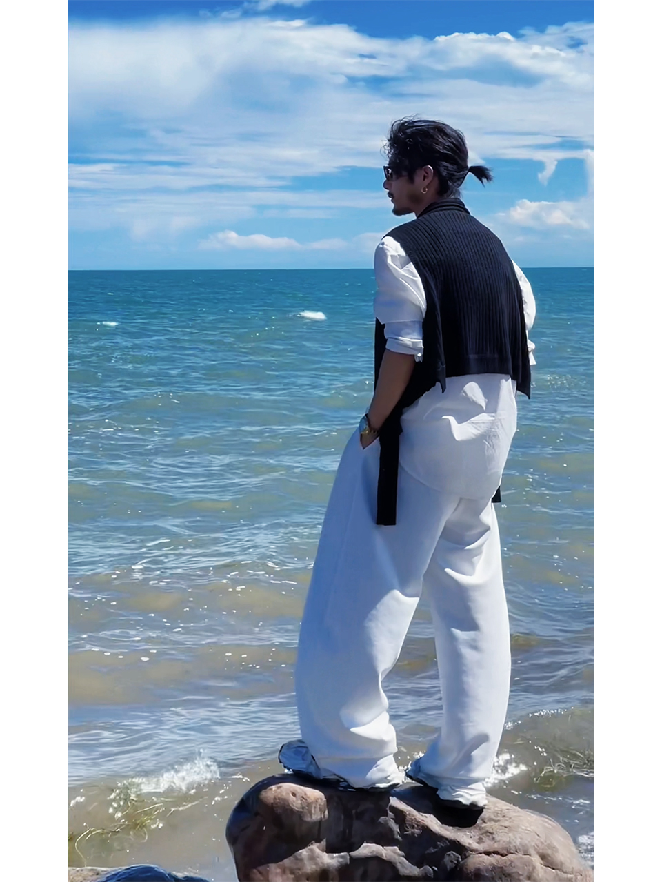 Retro Knitted Shawl Vest Cardigan for Women - Trendy Autumn Fashion, Versatile Layering Piece Retro Knitted Shawl Vest Cardigan for Women - Trendy Autumn Fashion, Versatile Layering Piece