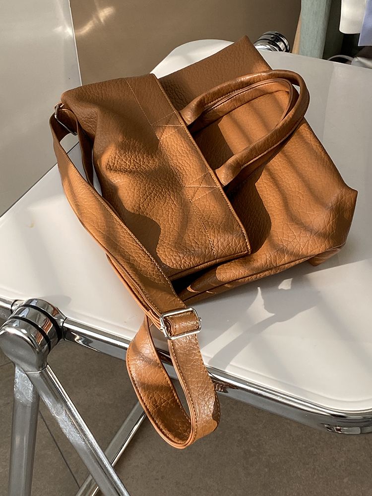 Retro Korean Style Large Capacity Tote Bag - Women's Shoulder Crossbody Bag for 2025 Niche Design Retro Korean Style Large Capacity Tote Bag - Women's Shoulder Crossbody Bag for 2025 Niche Design