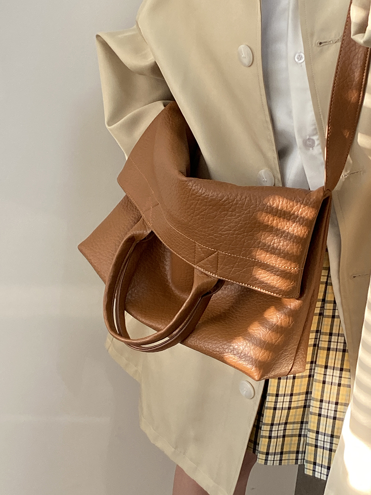 Retro Korean Style Large Capacity Tote Bag - Women's Shoulder Crossbody Bag for 2025 Niche Design Retro Korean Style Large Capacity Tote Bag - Women's Shoulder Crossbody Bag for 2025 Niche Design