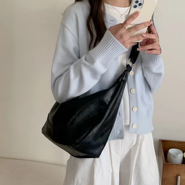 Retro Large-Capacity Dumpling Bag for Women - 2025 Simple Shoulder Crossbody Bag for Office and Student Commuting Retro Large-Capacity Dumpling Bag for Women - 2025 Simple Shoulder Crossbody Bag for Office and Student Commuting