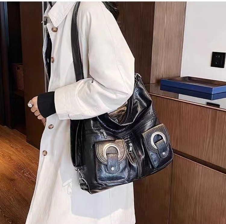 Retro Large-Capacity Motorcycle Backpack for Women - Cool Versatile Commuter Bag for Stylish Girls - 2025 Trendy Multifunctional Design