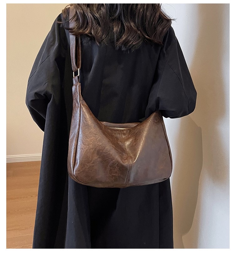 Retro Large Capacity Shoulder Crossbody Bag for Women - Trendy Korean Style Casual Soft Commuter Bag 2025