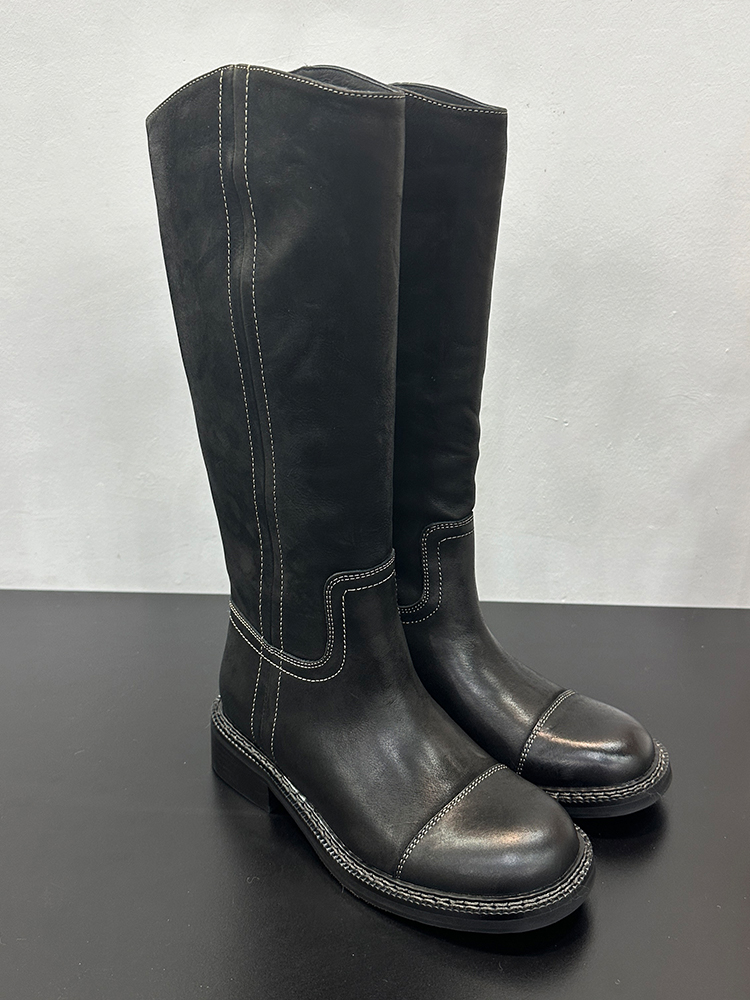 Retro Leather Long Boots for Women - 2025 Winter Fashion, Slimming Versatile Riding Boots with Thick Sole and Plush Design Retro Leather Long Boots for Women - 2025 Winter Fashion, Slimming Versatile Riding Boots with Thick Sole and Plush Design